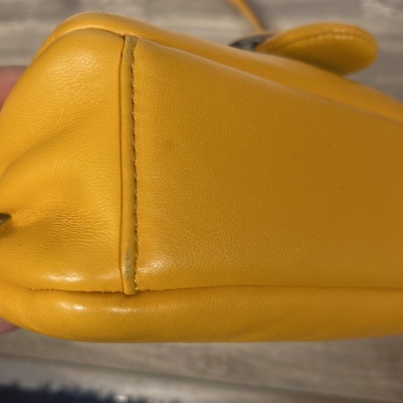 Coach Pillow Tabby 18 - Picture 7 of 11